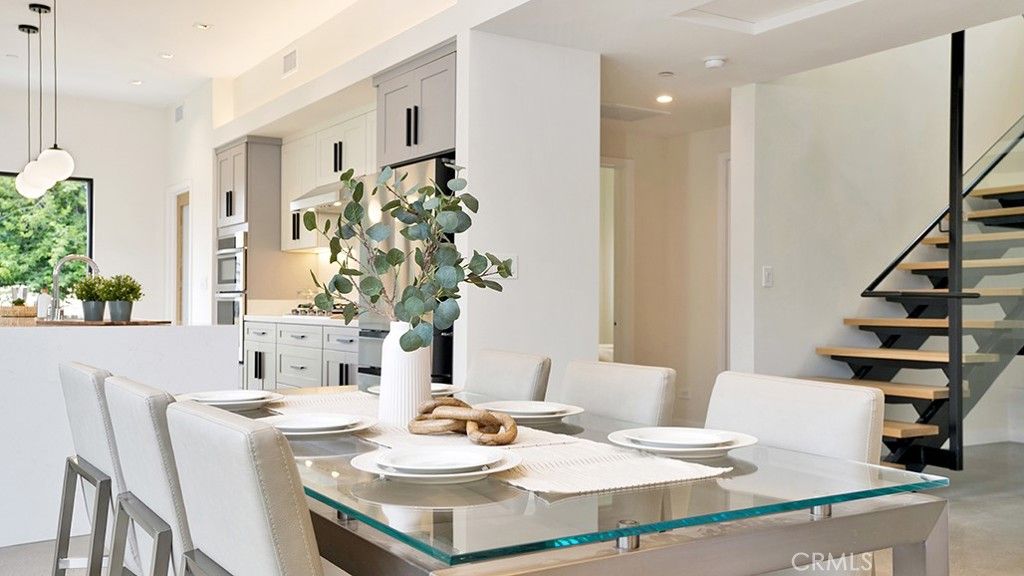 Dining room, Interior, Pendant Lights, Recessed Lighting