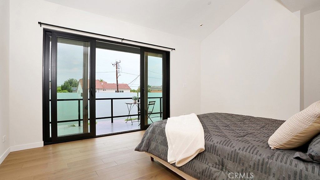 Bedroom, Interior, Recessed Lighting, Water, Wood Texture Flooring