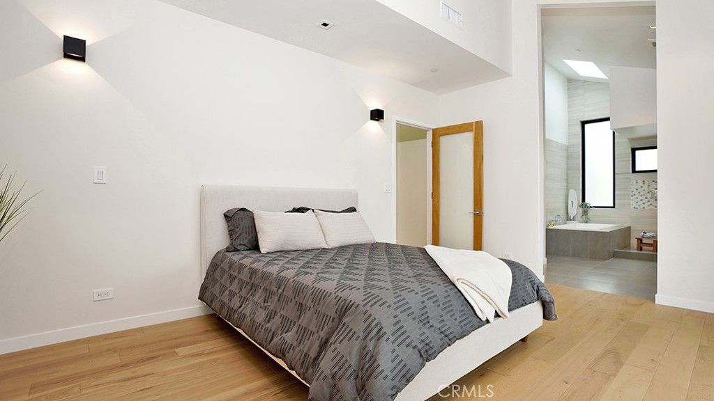 Bathroom, Bedroom, Interior, Recessed Lighting, Wood Texture Flooring