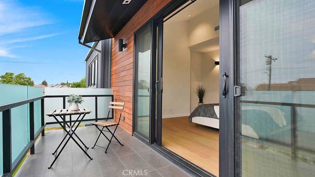 Exterior, Wood Texture Flooring
