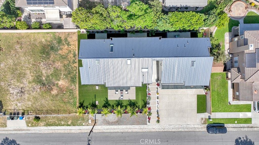 Exterior, Drone