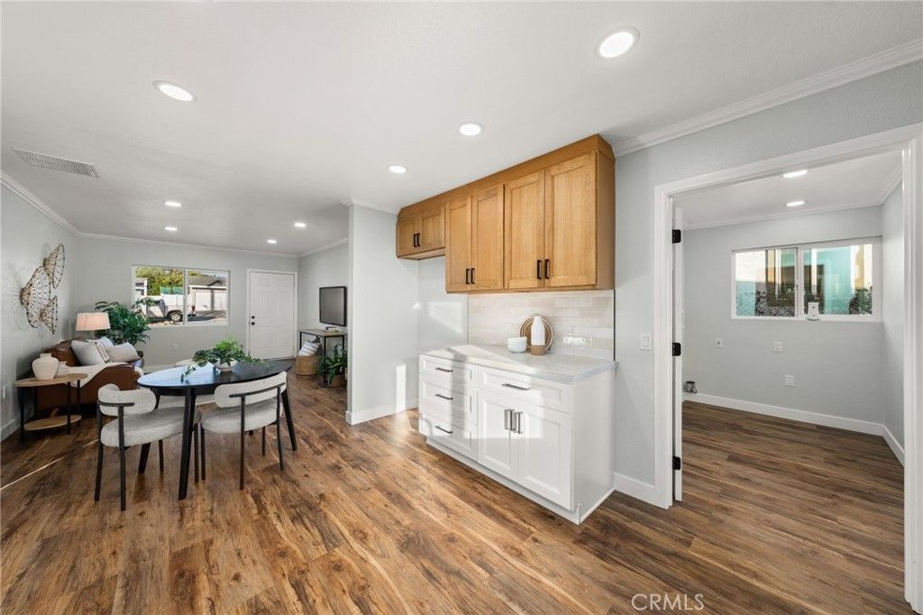 Dining room, Interior, Recessed Lighting, Wood Texture Flooring