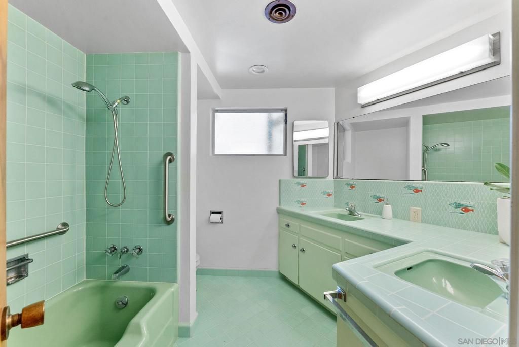 Bathroom, Interior, Recessed Lighting, Tile Countertops