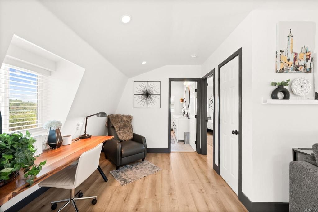 Home Office, Interior, Recessed Lighting, Wood Texture Flooring
