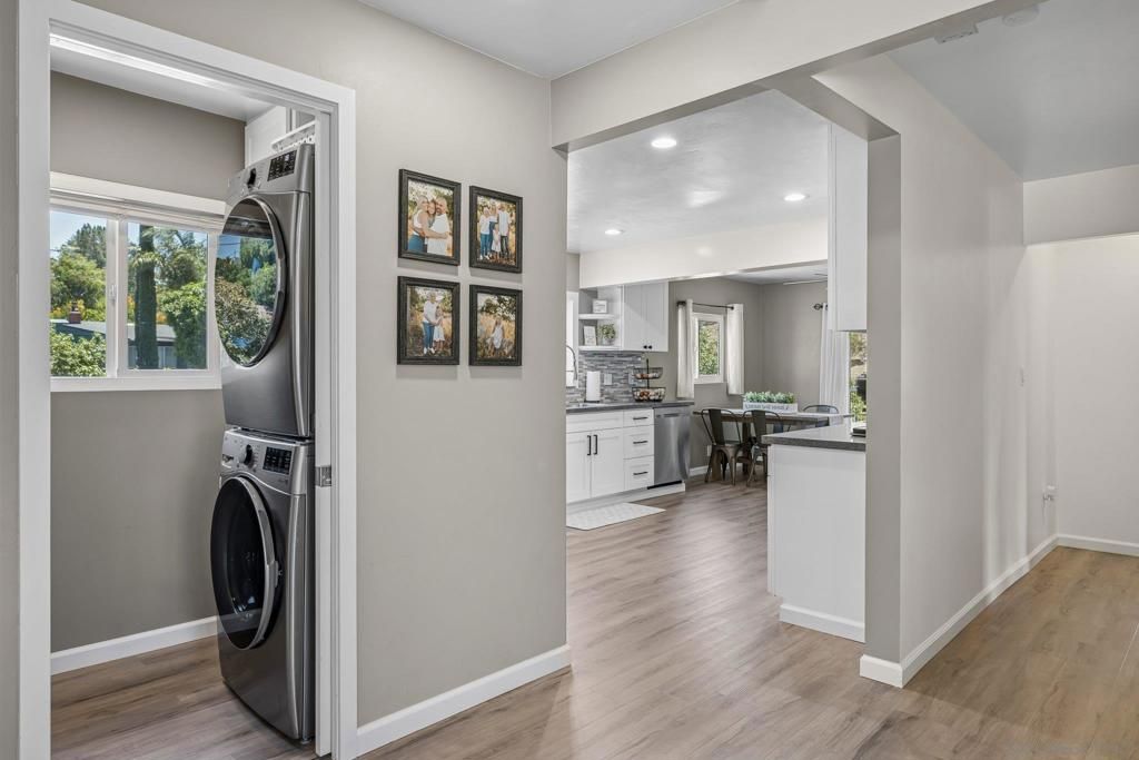 Dining room, Interior, Kitchen, Recessed Lighting, Washer, Wood Texture Flooring