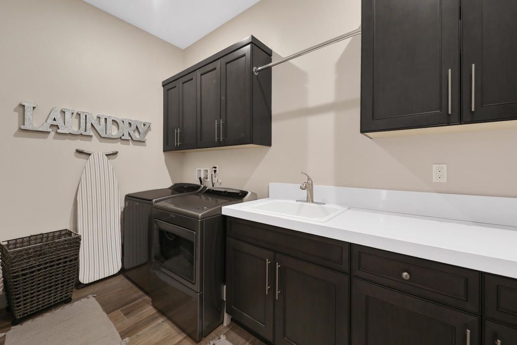 Interior, Washer, Wood Texture Flooring