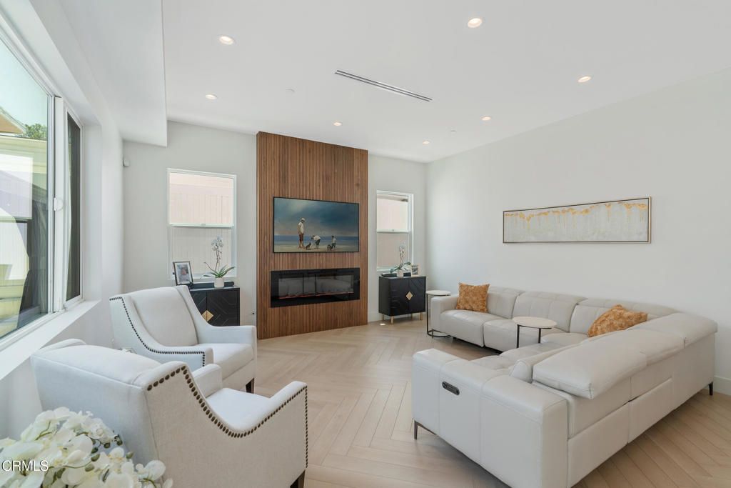 Fireplace, Interior, Living room, Recessed Lighting, Wood Texture Flooring, Wooden Walls