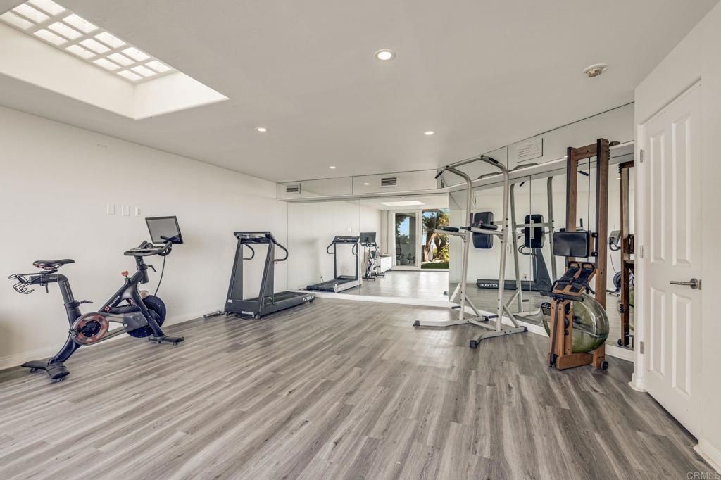 Fitness Equipment, Interior, Recessed Lighting, Wood Texture Flooring