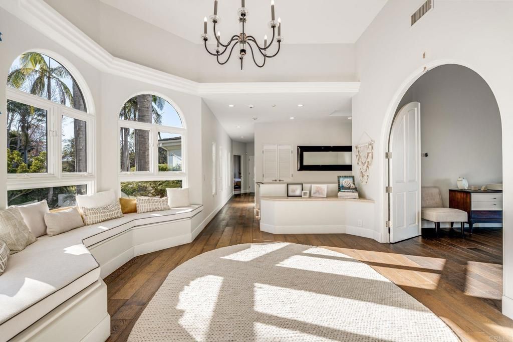 Chandelier, Interior, Living room, Recessed Lighting, Wood Texture Flooring