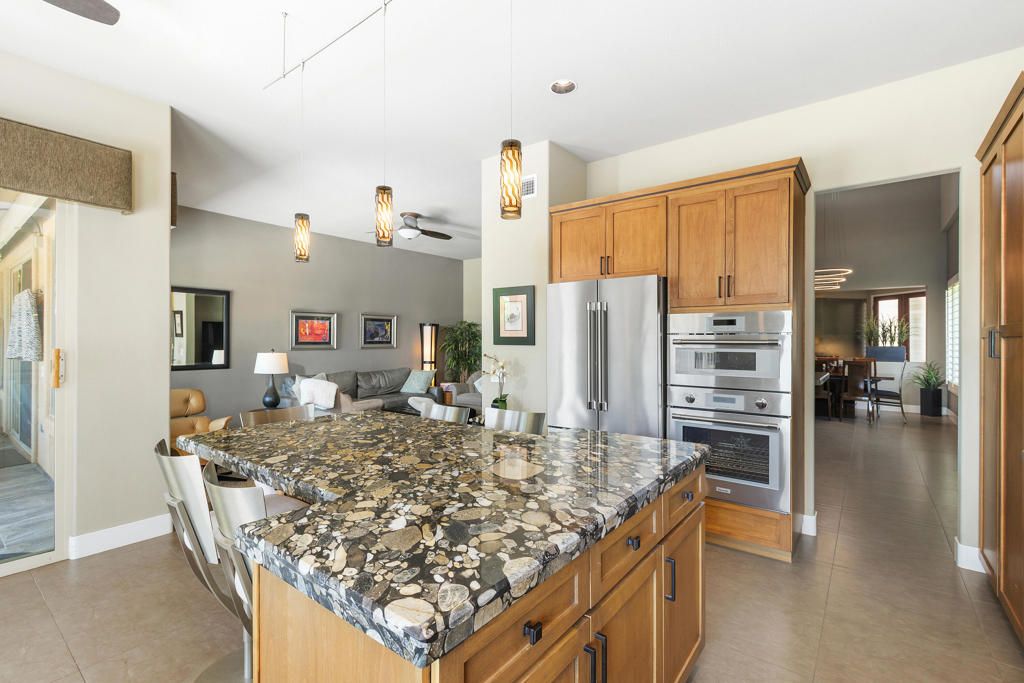 Dining room, Interior, Kitchen, Pendant Lights, Stainless Steel Appliances
