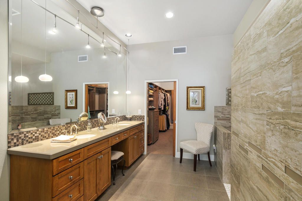 Bathroom, Dual Sink Vanities, Interior, Pendant Lights, Recessed Lighting