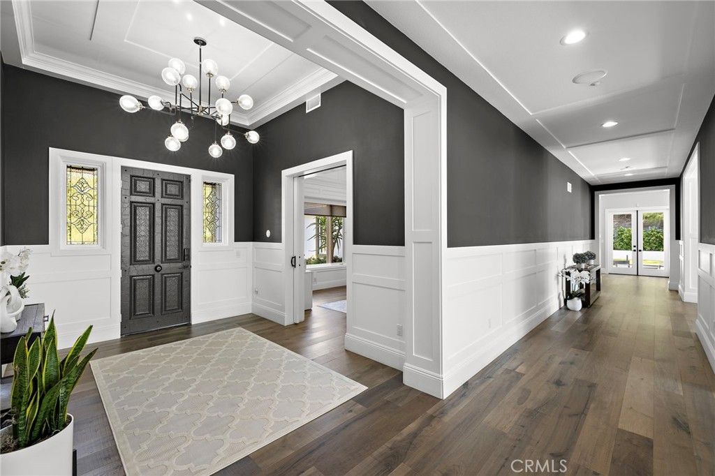 Interior, Pendant Lights, Recessed Lighting, Wood Texture Flooring