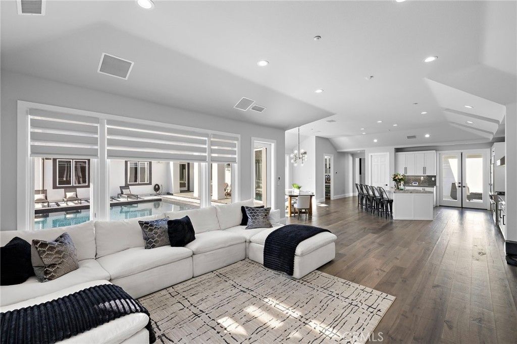 Dining room, Interior, Kitchen, Living room, Pendant Lights, Recessed Lighting, Wood Texture Flooring