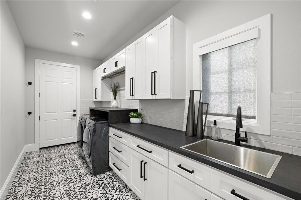 Interior, Recessed Lighting, Washer