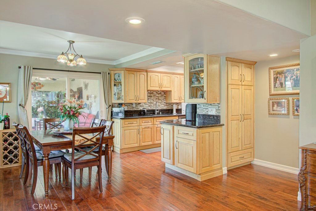 Dining room, Interior, Kitchen, Pendant Lights, Recessed Lighting, Wood Texture Flooring