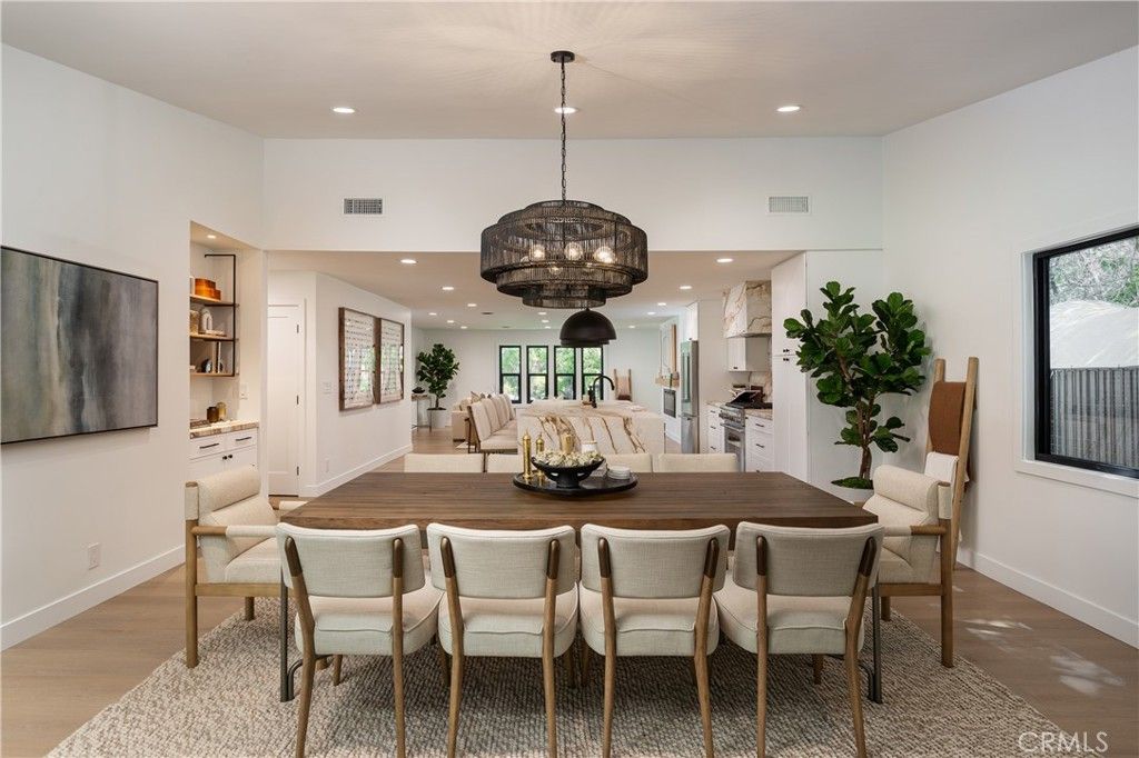 Chandelier, Dining room, Interior, Kitchen, Recessed Lighting, Wood Texture Flooring