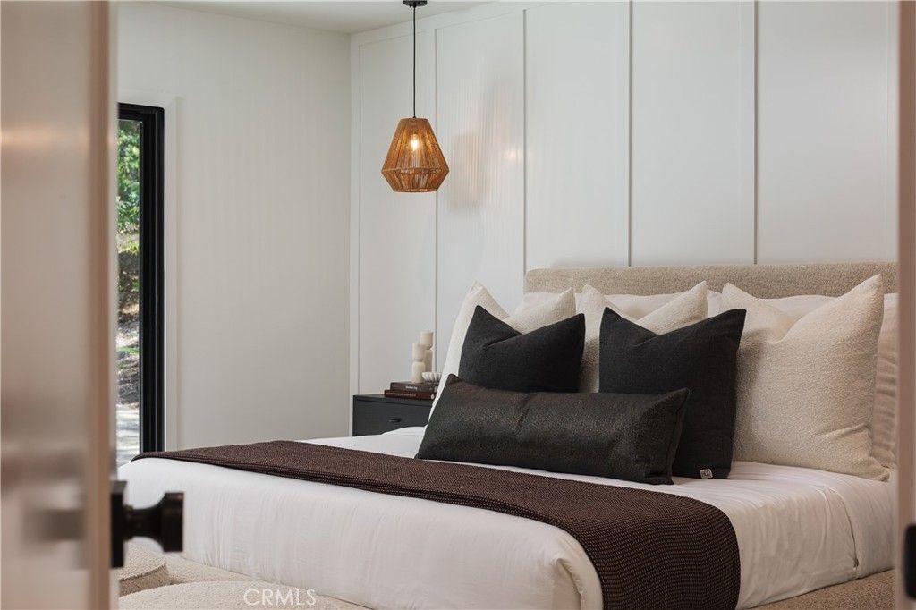 Bedroom, Interior, Pendant Lights