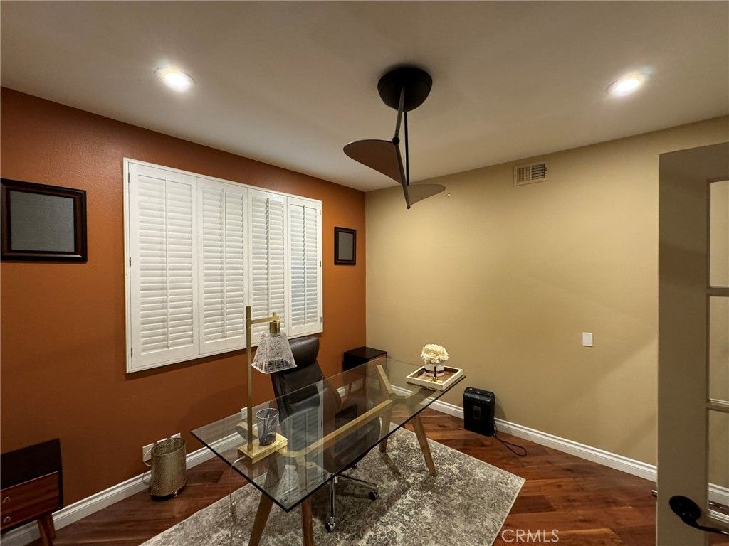 Home Office, Interior, Recessed Lighting, Wood Texture Flooring