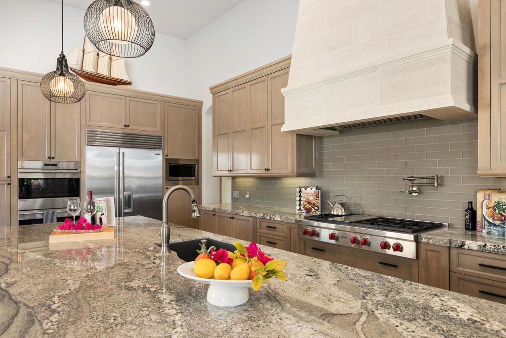 Interior, Kitchen, Pendant Lights, Stainless Steel Appliances