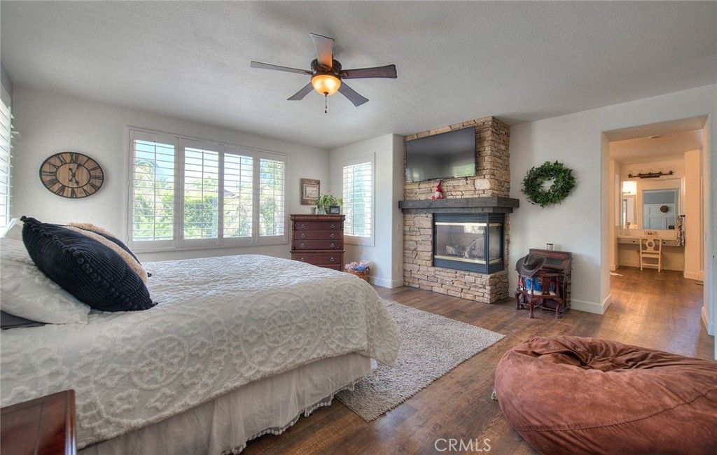 Bedroom, Fireplace, Interior, Wood Texture Flooring