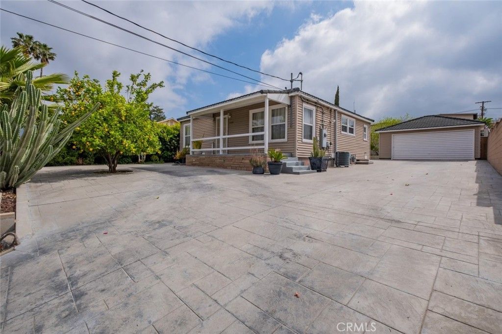 Backyard, Detached Garage, Exterior