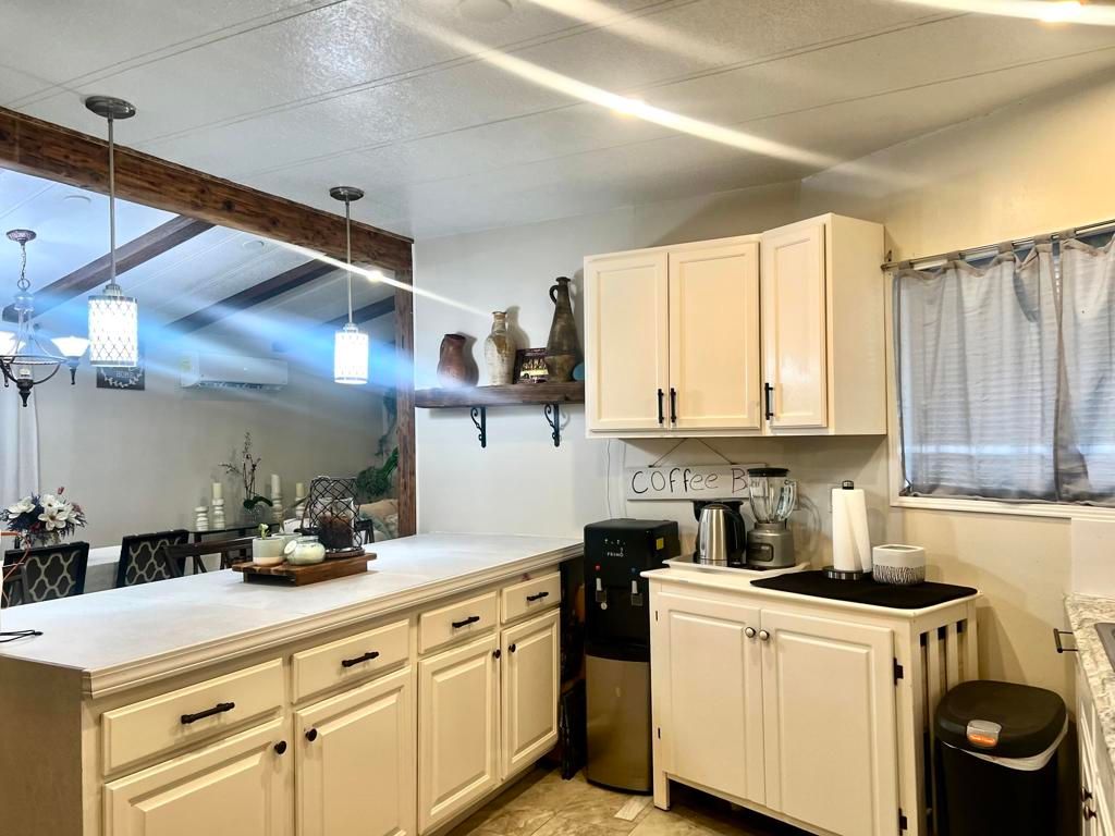 Dining room, Interior, Kitchen, Pendant Lights, Wooden Beams