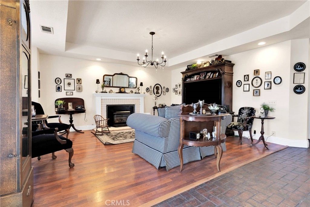 Fireplace, Interior, Living room, Pendant Lights, Recessed Lighting, Wood Texture Flooring