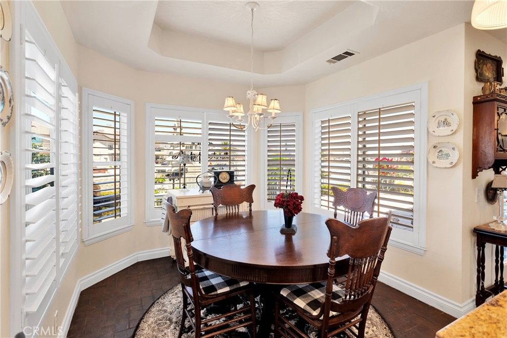Chandelier, Dining room, Interior