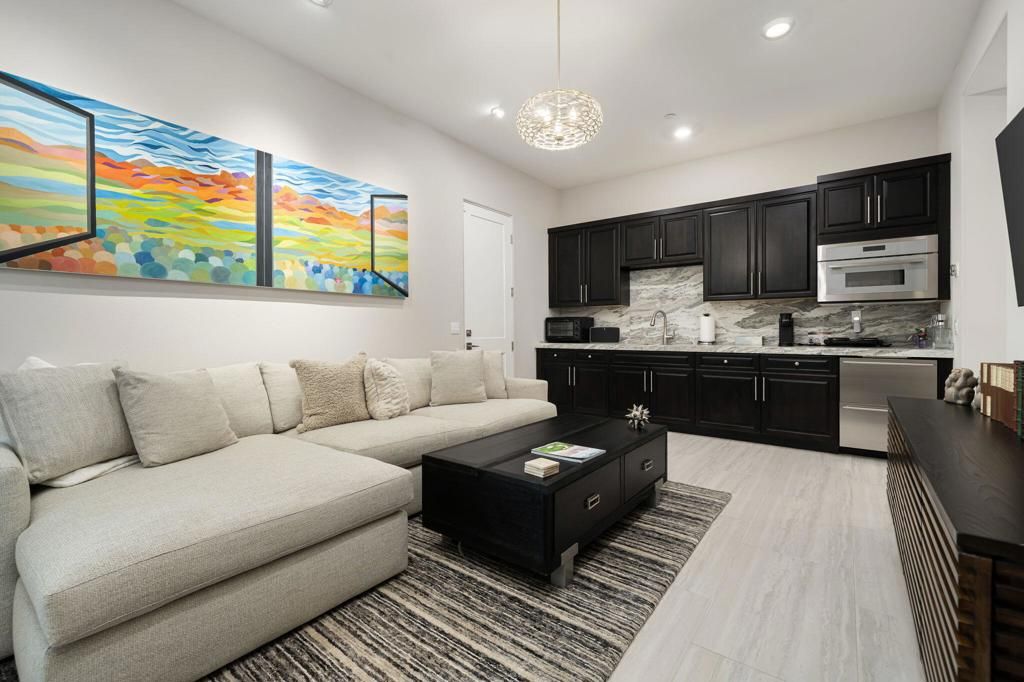Interior, Kitchen, Living room, Marble Walls, Pendant Lights, Recessed Lighting