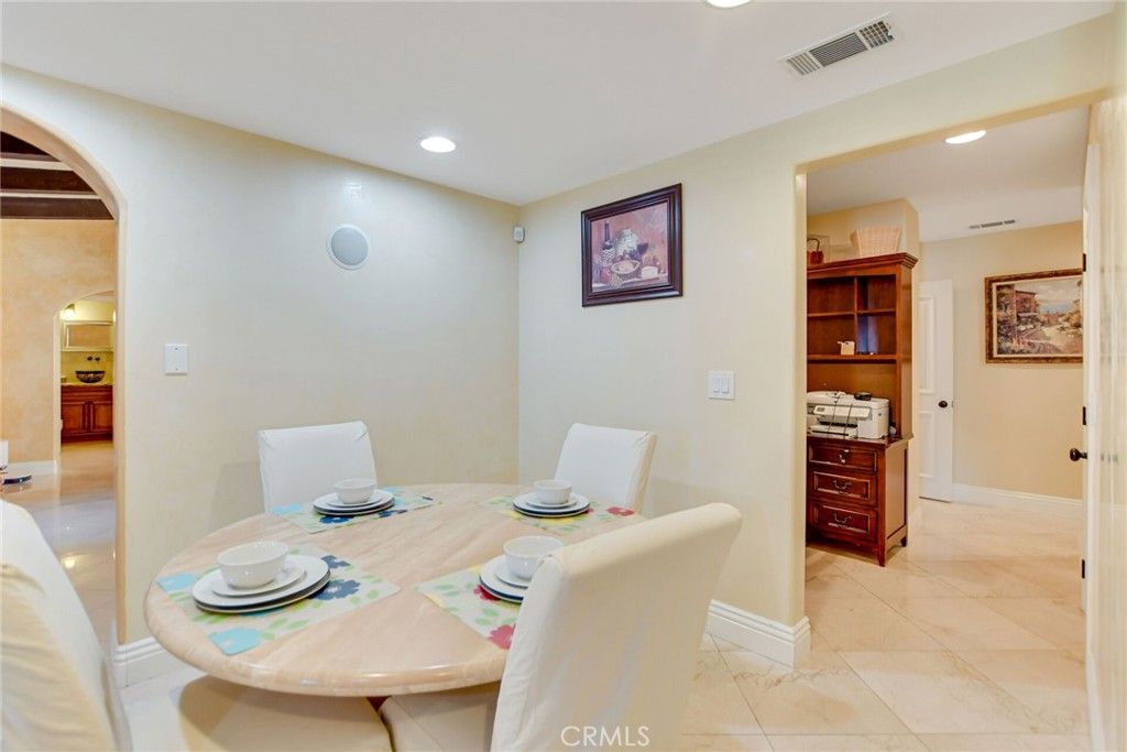 Dining room, Interior, Recessed Lighting