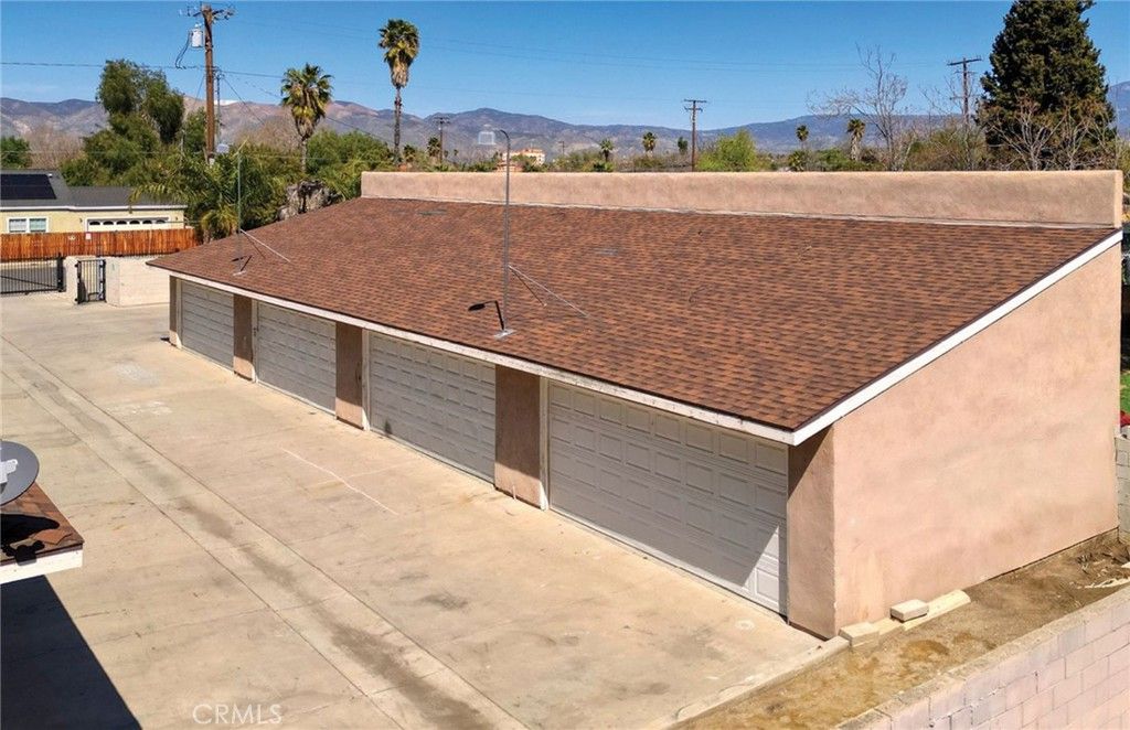 Detached Garage, Exterior