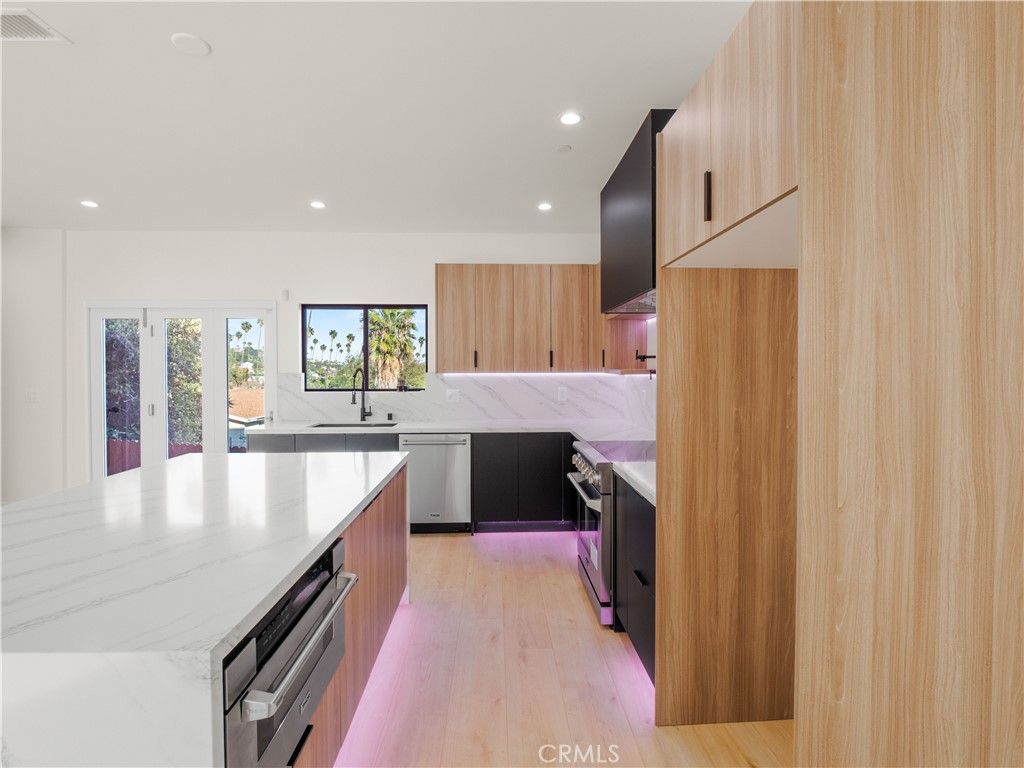 Interior, Kitchen, Recessed Lighting, Wood Texture Flooring