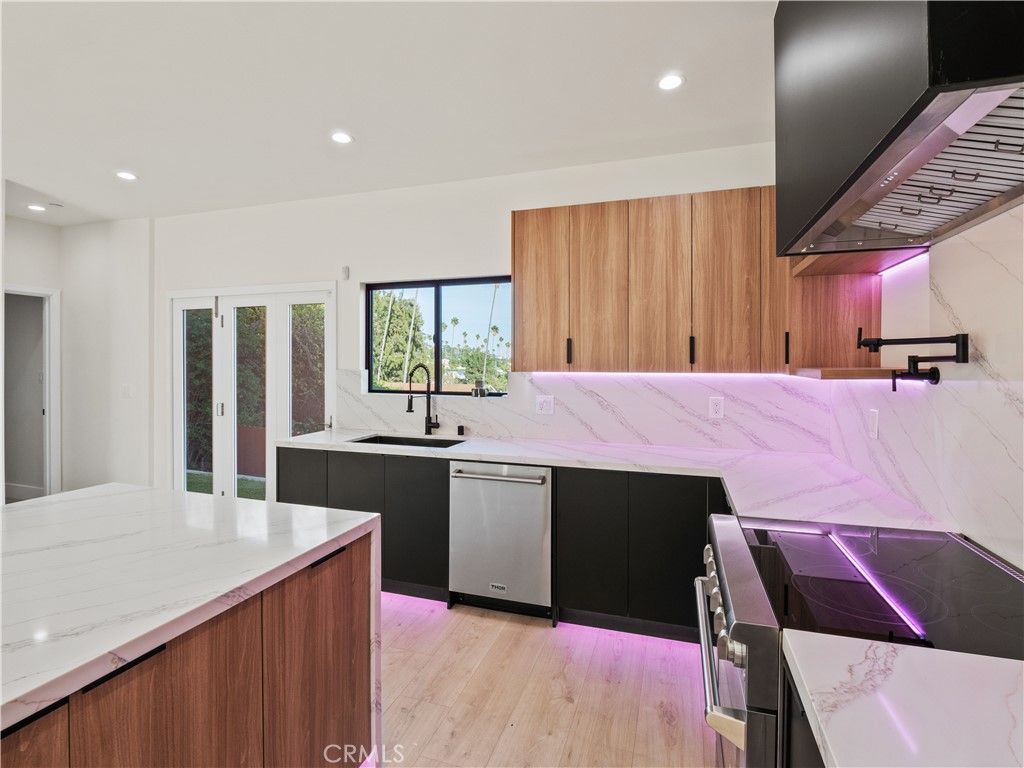 Interior, Kitchen, Recessed Lighting, Wood Texture Flooring