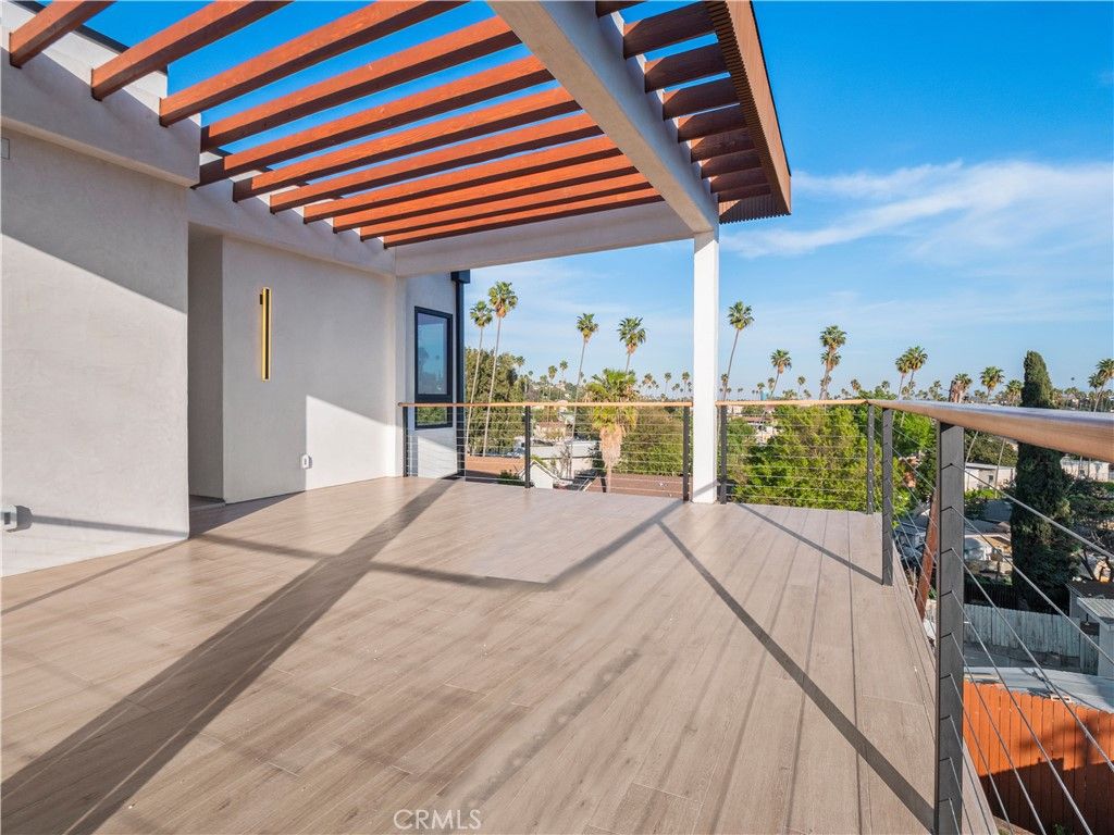 Exterior, Wood Texture Flooring