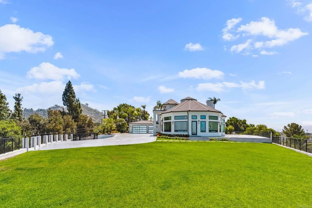 Backyard, Detached Garage, Exterior