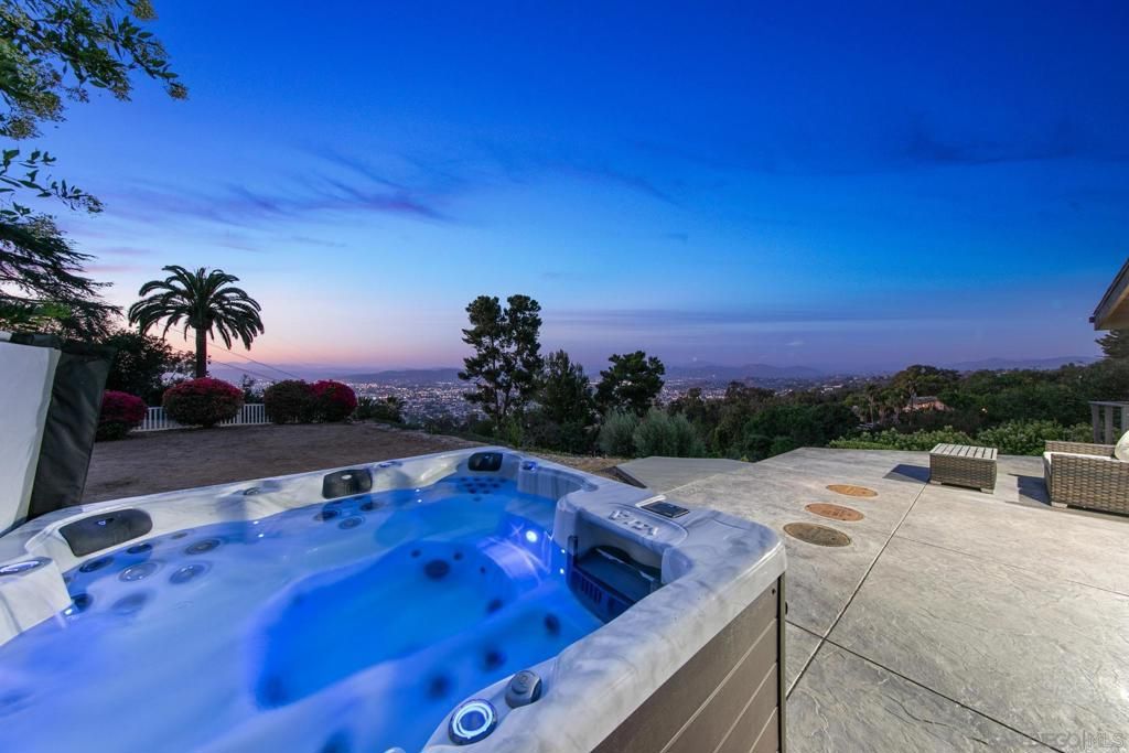 Exterior, Hot Tub