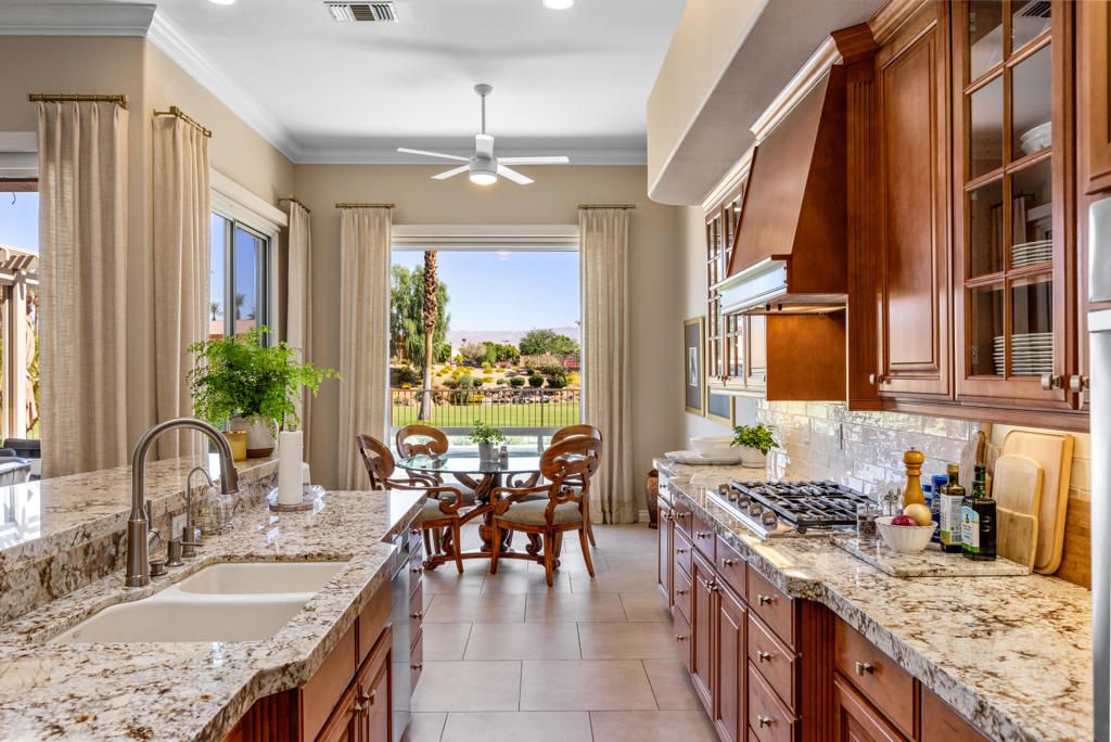 Dining room, Interior, Kitchen, Recessed Lighting