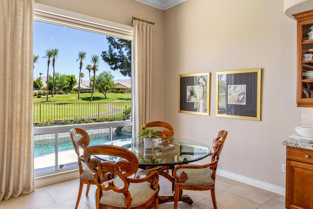 Dining room, Interior