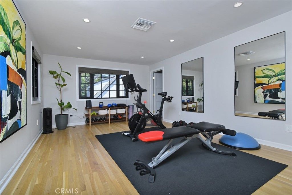 Fitness Equipment, Interior, Recessed Lighting, Wood Texture Flooring