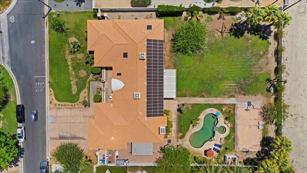 Exterior, Drone
