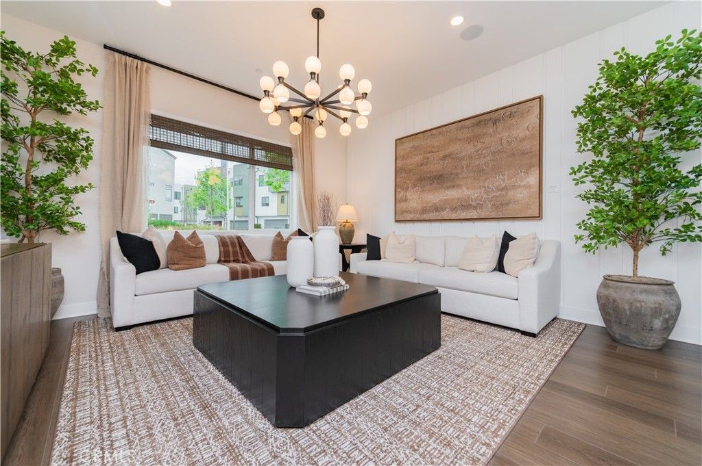 Interior, Living room, Pendant Lights, Recessed Lighting, Wood Texture Flooring