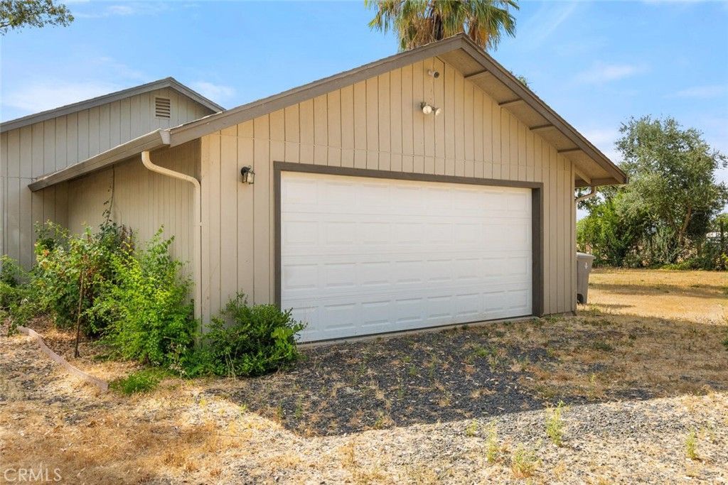 Detached Garage, Exterior