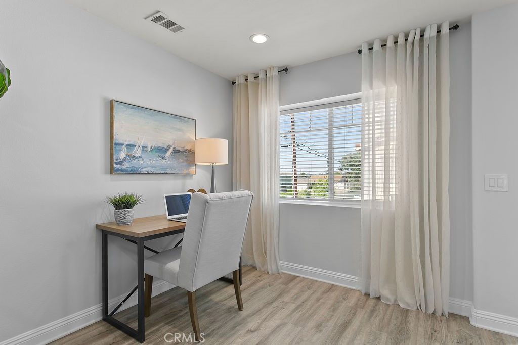 Home Office, Interior, Recessed Lighting, Wood Texture Flooring