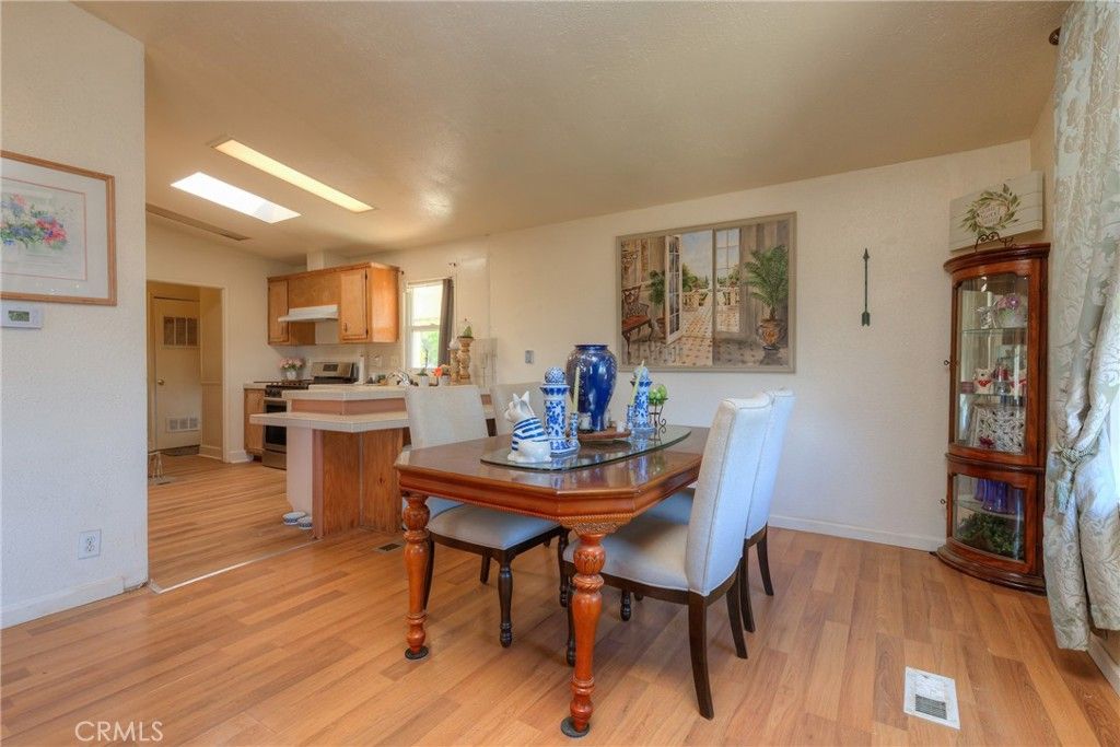 Dining room, Interior, Kitchen, Recessed Lighting, Wood Texture Flooring