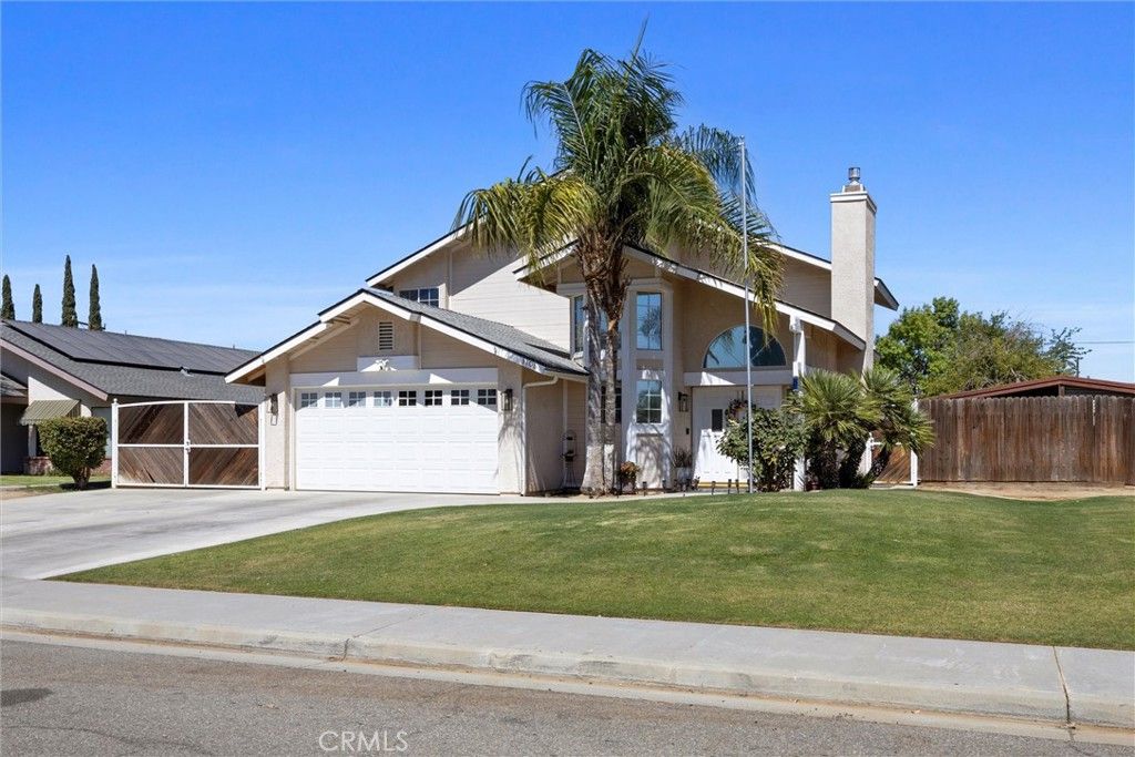 Attached, Exterior, Facade, Solar Panels, Ranch