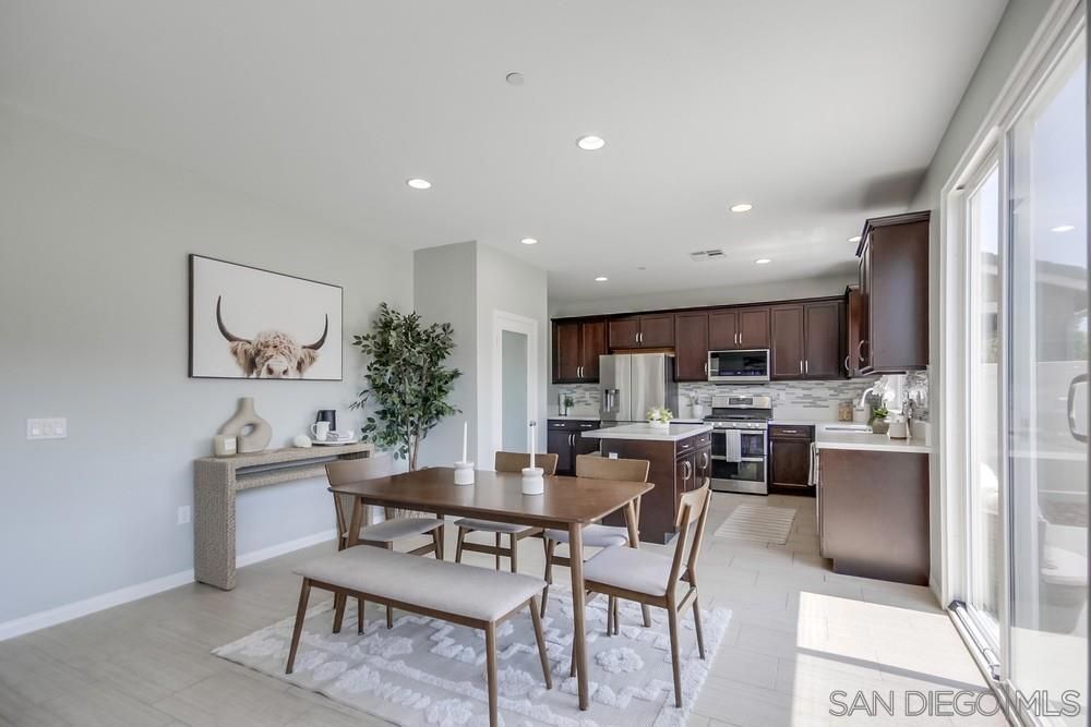 Dining room, Interior, Kitchen, Recessed Lighting, Stainless Steel Appliances