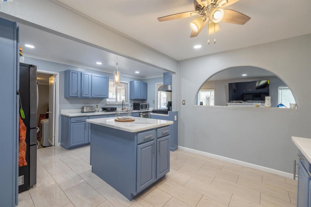 Interior, Kitchen, Pendant Lights, Recessed Lighting
