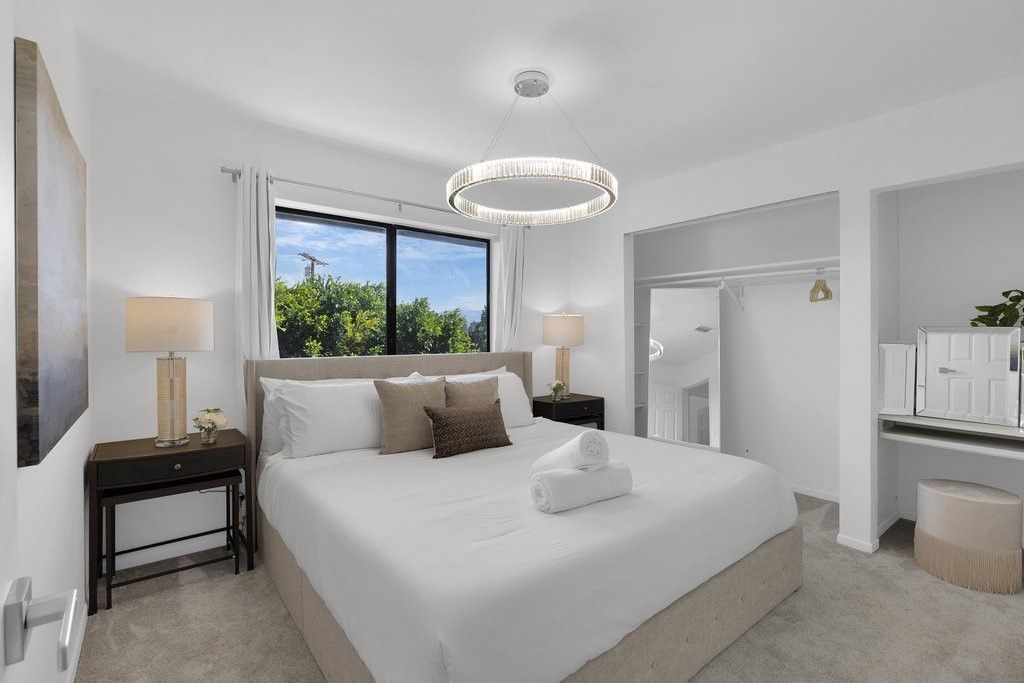 Bedroom, Interior, Pendant Lights