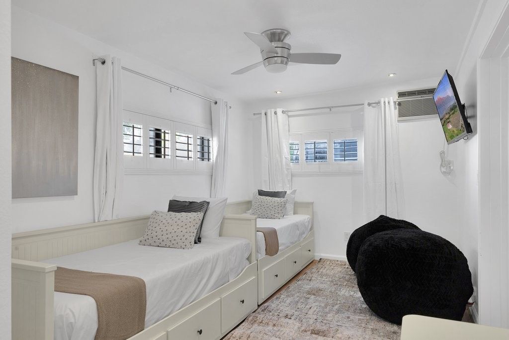 Bedroom, Interior, Recessed Lighting