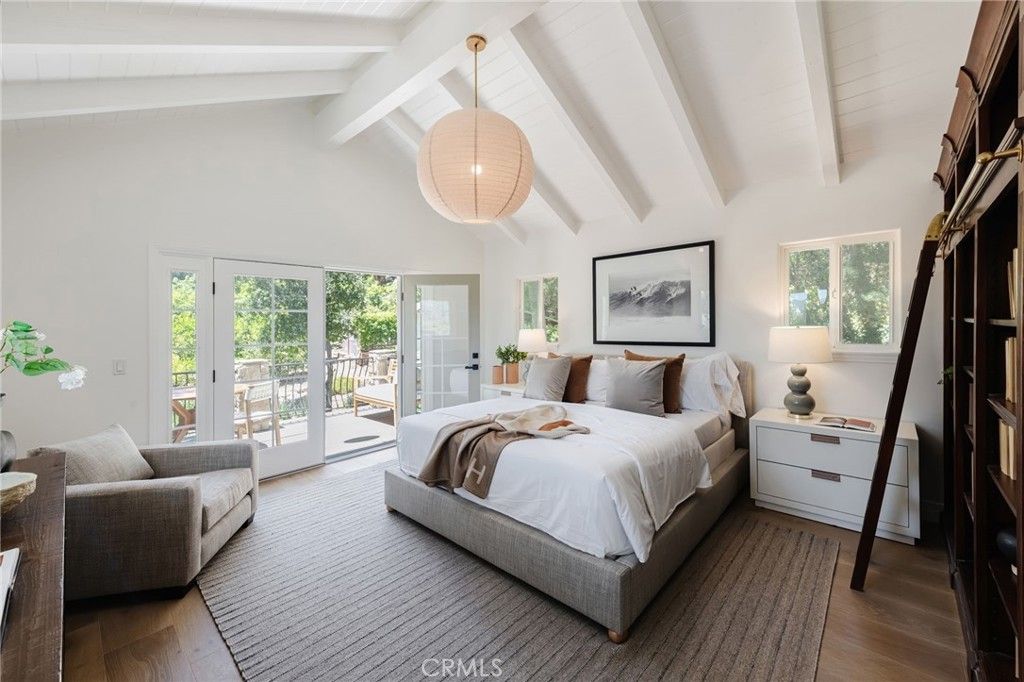 Bedroom, Interior, Pendant Lights, Wood Texture Flooring
